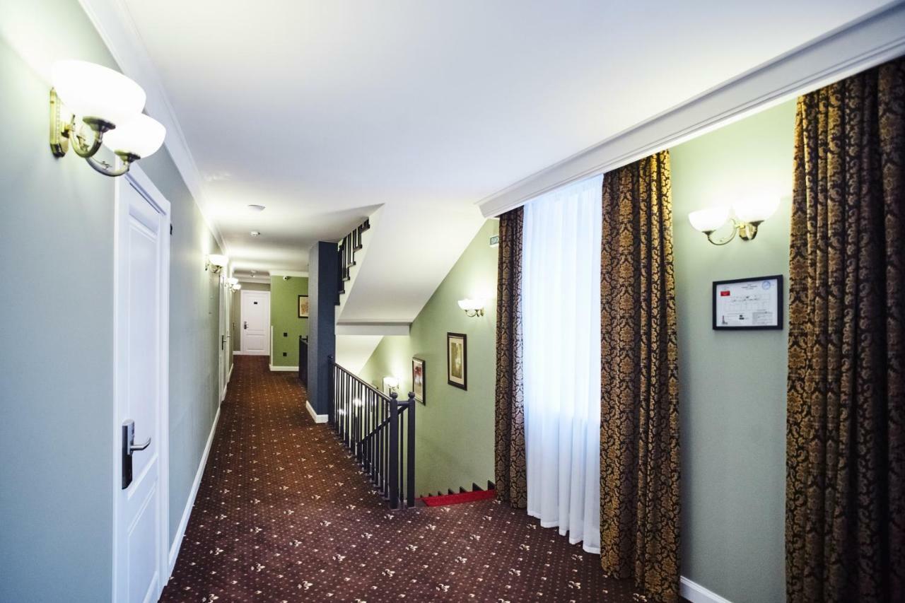 Sherlock Holmes Boutique 3*